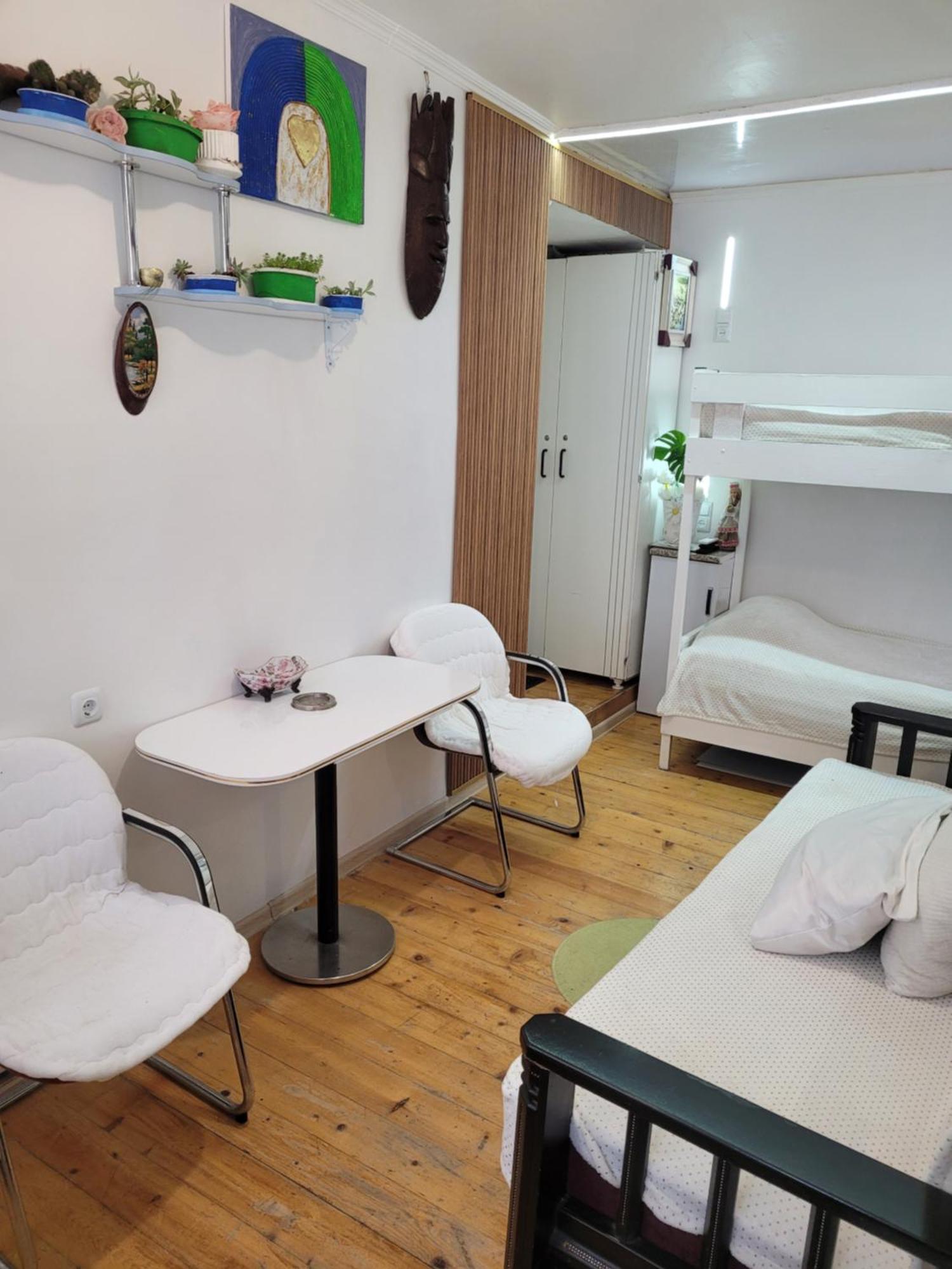 Apartment On Melashvili 24 Batumi Rum bild